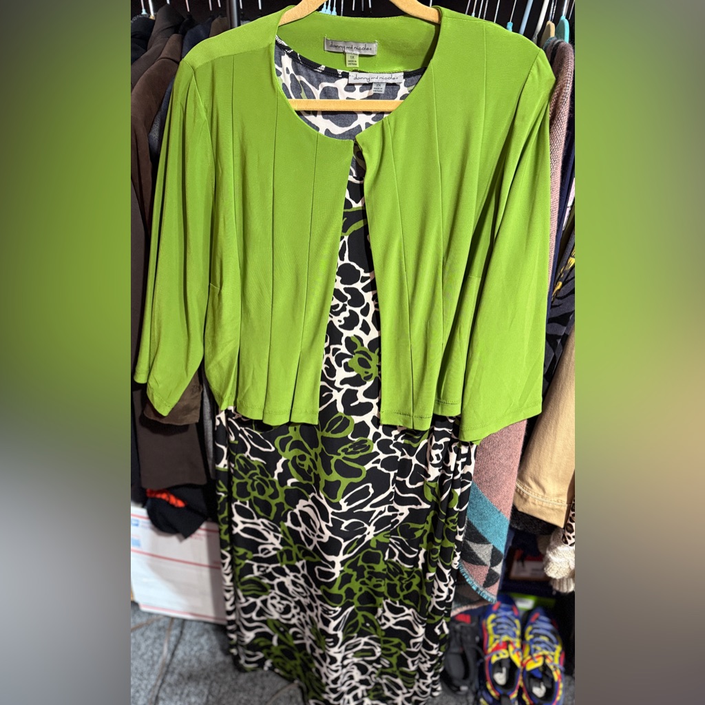 #834 Perceptions Green And Black Floral Midi Dress